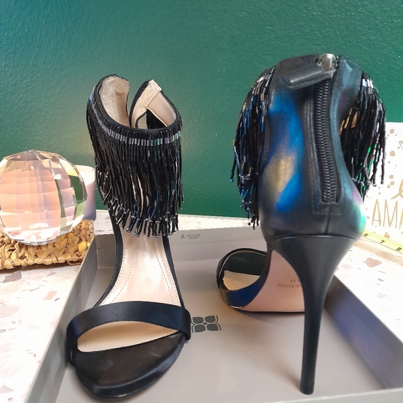 BCBG Beaded fringe heels size 8 - Picture 4 of 9
